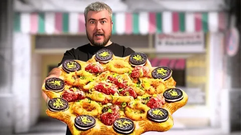 Making Taiwan's Unusual Salted Chicken Pizza with Oreos