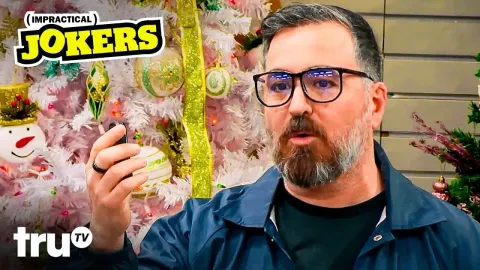 Shopper Freaks Out Over Q's Fake Security Device in Impractical Jokers Prank