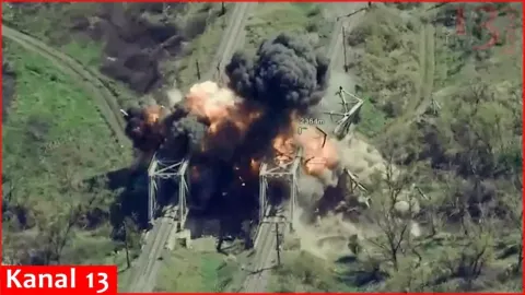 Ukrainian Su-27 Fighter Jet Destroys Key Russian Bridge in Donetsk Region